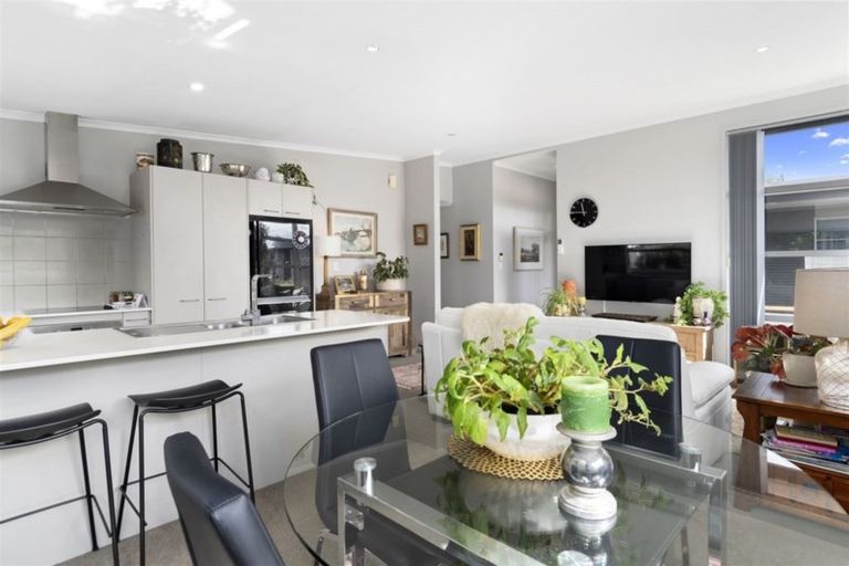 Photo of property in 12 Tory Way, Omokoroa, 3114