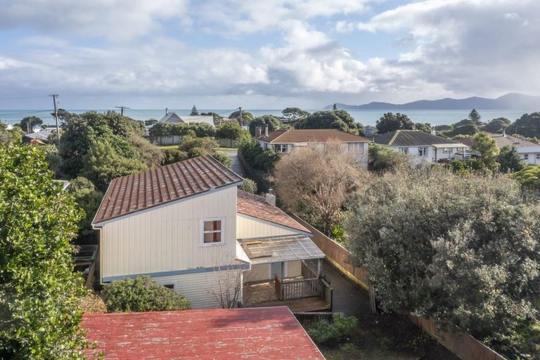Photo of property in 162 Wellington Road, Paekakariki, 5034