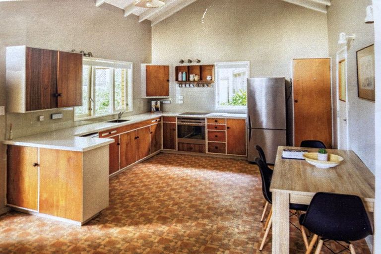 Photo of property in 4 Hughes Street, Waikanae Beach, Waikanae, 5036