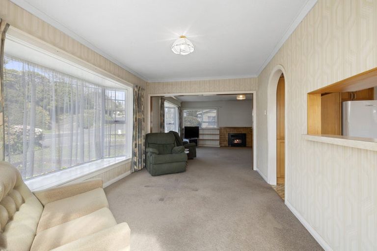 Photo of property in 42 Queens Road, Glen Avon, New Plymouth, 4312