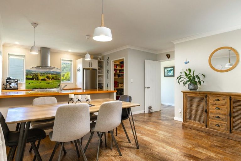 Photo of property in 6a Huia Street, Waikawa, Picton, 7220