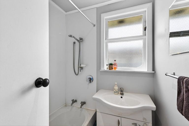 Photo of property in 5 Neal Crescent, Onekawa, Napier, 4110