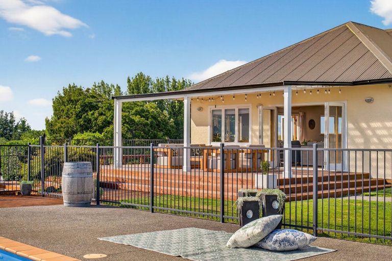 Photo of property in 1222 Taihape Road, Sherenden, Hastings, 4179