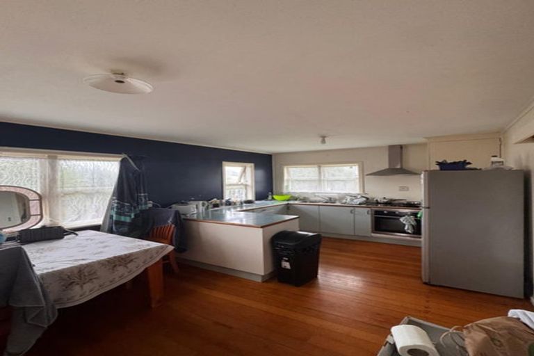 Photo of property in 1 Te Kanawa Crescent, Henderson, Auckland, 0610