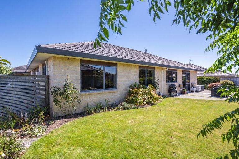 Photo of property in 82 Regent Drive, Paraparaumu Beach, Paraparaumu, 5032
