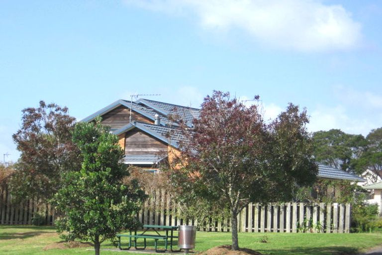 Photo of property in 35 Millstream Drive, Henderson, Auckland, 0610