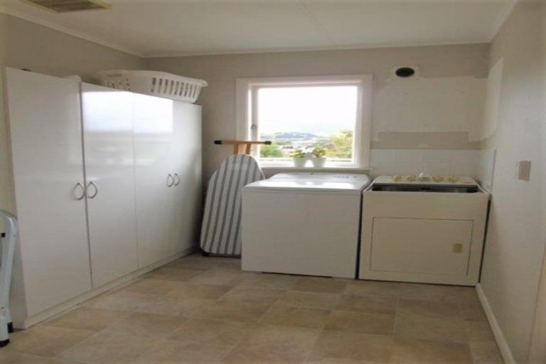 Photo of property in 15 Tainui Terrace, Tawa, Wellington, 5028