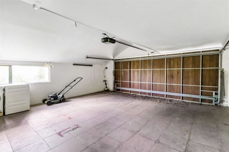 Photo of property in 327c Glenfield Road, Glenfield, Auckland, 0629