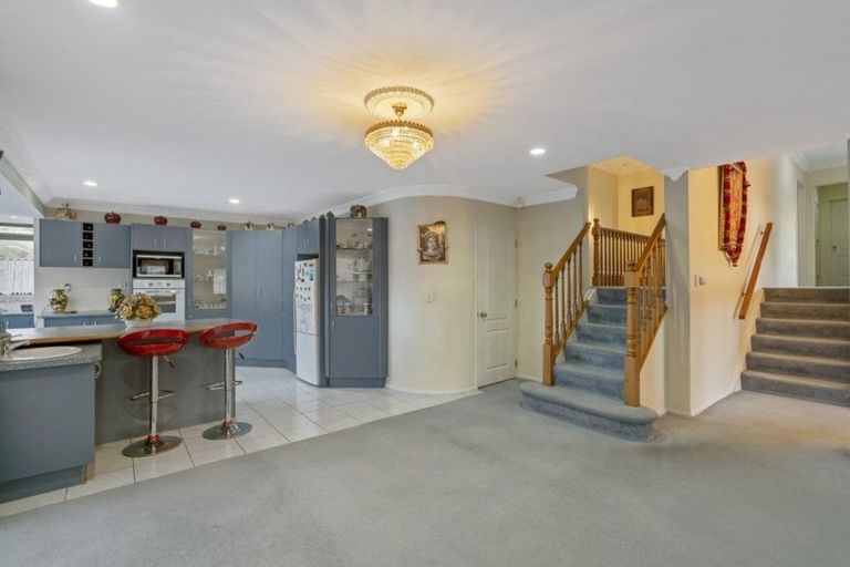 Photo of property in 12 Pistachio Place, Goodwood Heights, Auckland, 2105