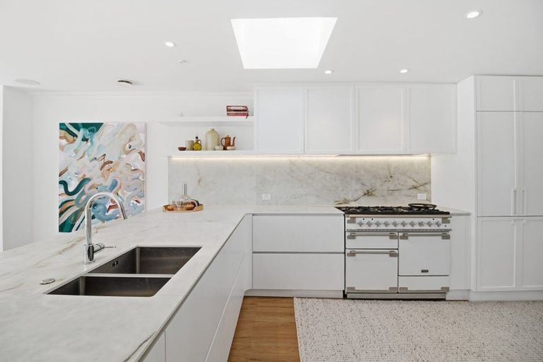 Photo of property in 32 Raymond Street, Point Chevalier, Auckland, 1022