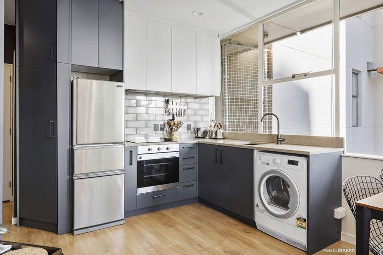 Photo of property in Terrace Tower Apartments, 7a/126 The Terrace, Wellington Central, Wellington, 6011