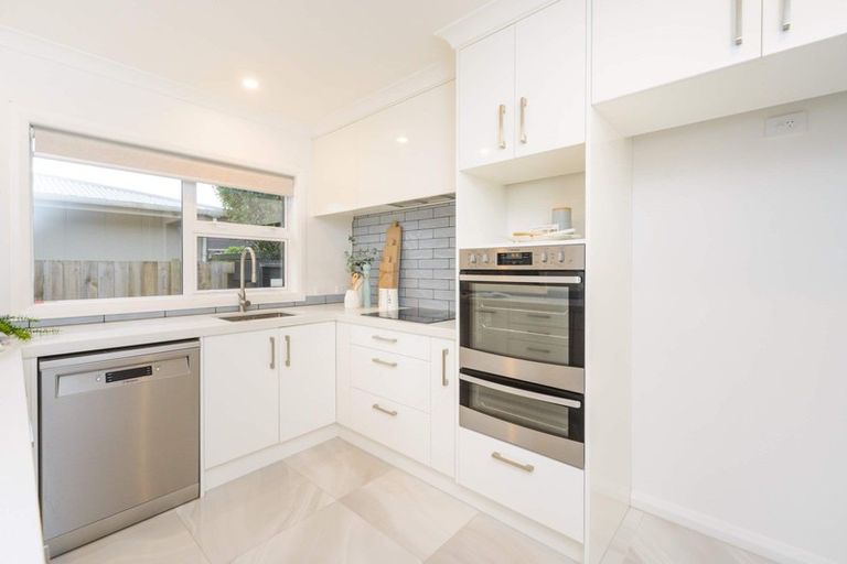 Photo of property in 2b Alton Place, Hokowhitu, Palmerston North, 4410