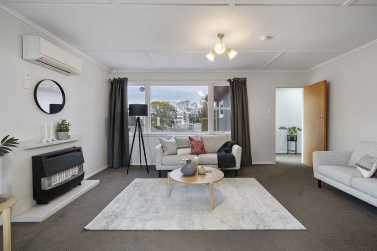 Photo of property in 17 Pembroke Street, Highbury, Palmerston North, 4412