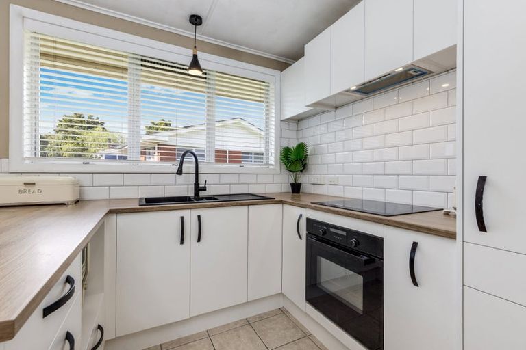 Photo of property in 3 Mccall Place, Opaheke, Papakura, 2113