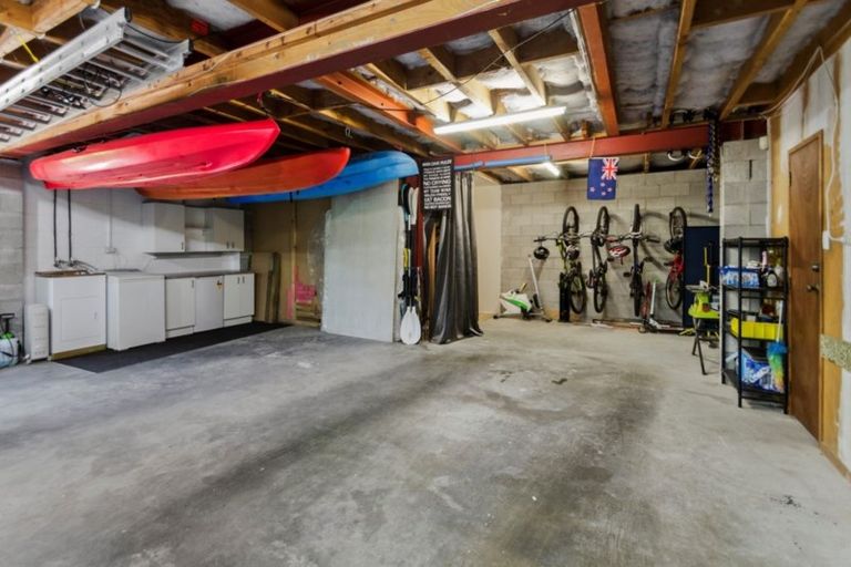 Photo of property in 94 Oaktree Avenue, Browns Bay, Auckland, 0630