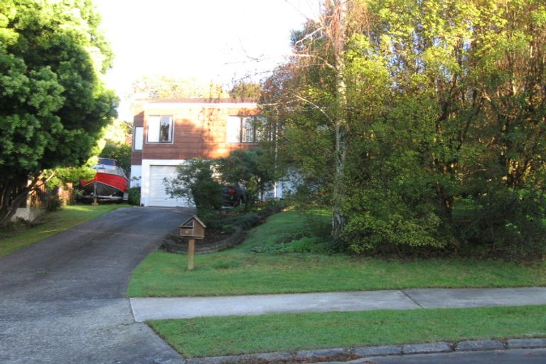 Photo of property in 8 Flamingo Court, Goodwood Heights, Auckland, 2105