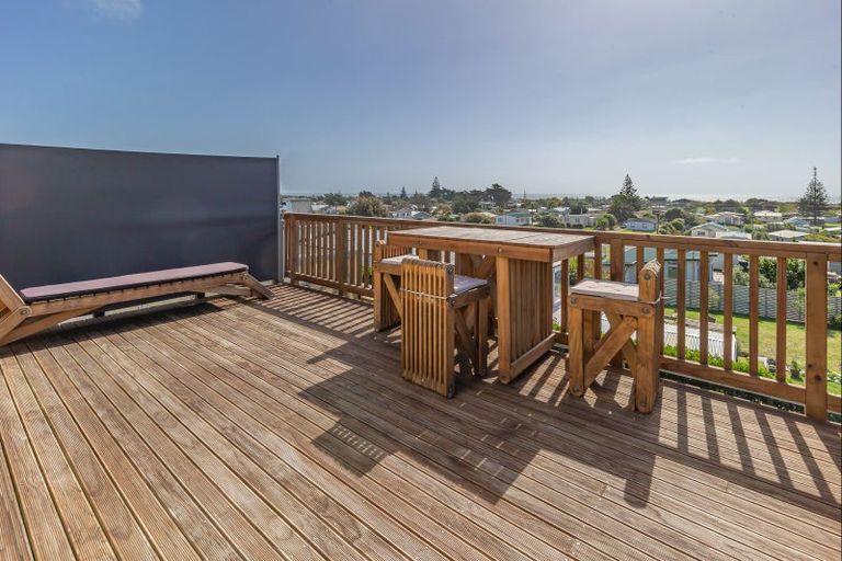 Photo of property in 22 Taonui Street, Waitarere Beach, Levin, 5510