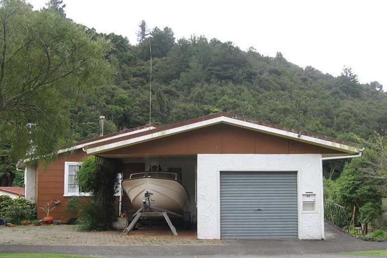 Photo of property in 66 Raukawa Street, Stokes Valley, Lower Hutt, 5019