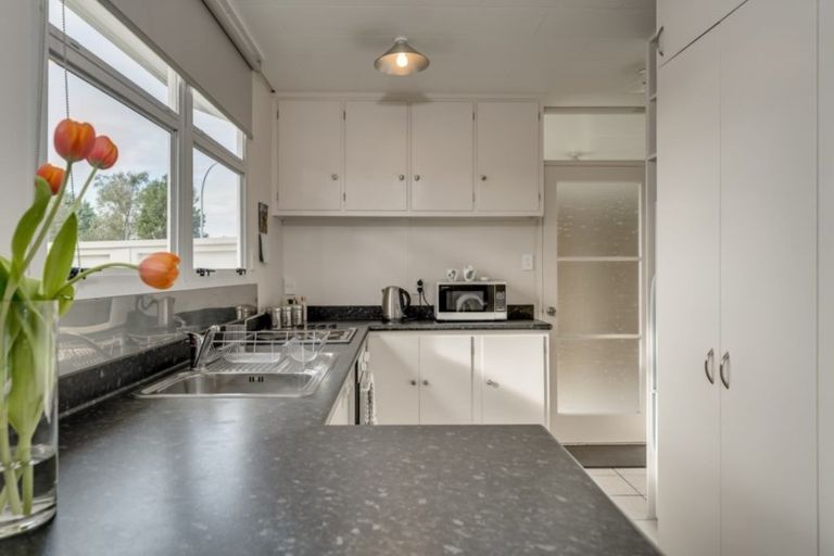 Photo of property in 4 Tahara Crescent, Mount Maunganui, 3116