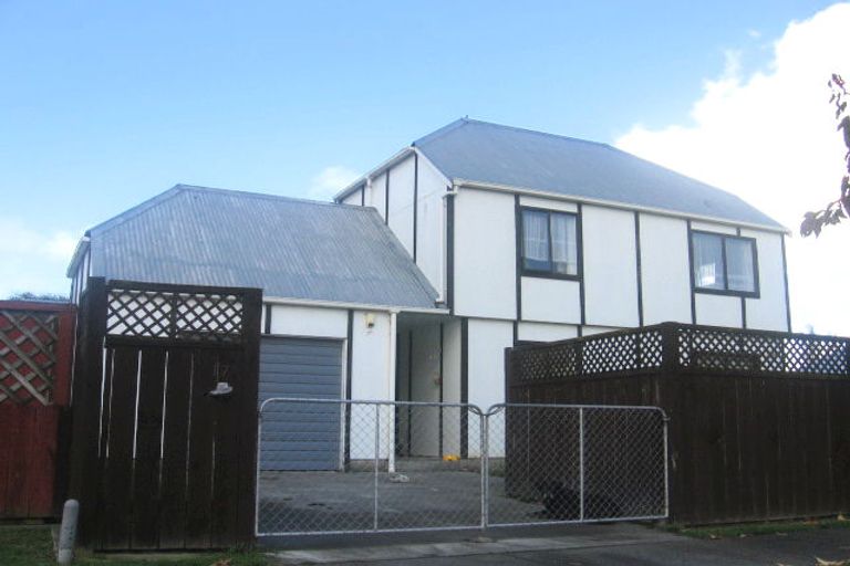 Photo of property in 17 Newton Place, Westbrook, Palmerston North, 4412
