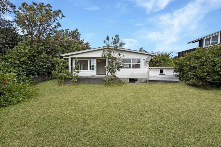 Photo of property in 18 Newry Road, Raumati Beach, Paraparaumu, 5032