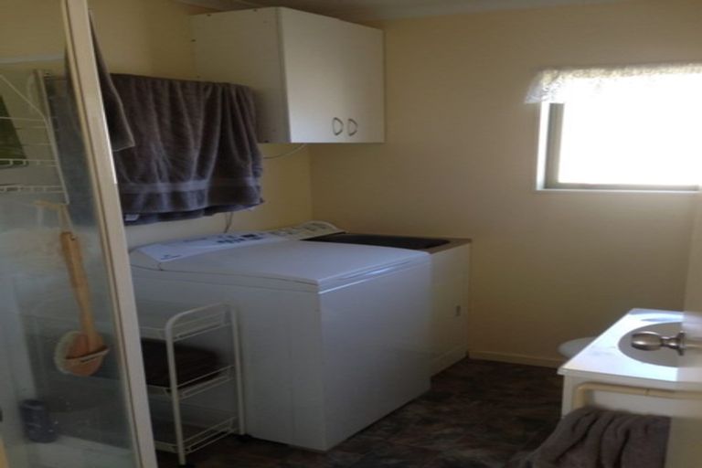 Photo of property in 14 Oxford Street, Fairfield, Hamilton, 3214