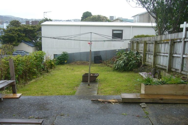 Photo of property in 24 Brougham Street, Mount Victoria, Wellington, 6011