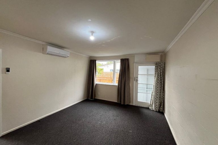 Photo of property in 5 Ranelagh Terrace, Karori, Wellington, 6012