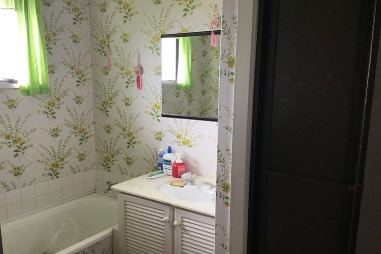 Photo of property in 2/1 Iona Place, Sockburn, Christchurch, 8042