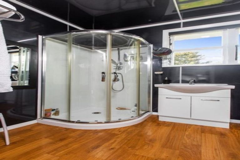 Photo of property in 11 Te Roera Place, Riverhead, 0820