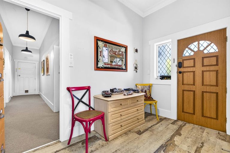 Photo of property in 1/6 Sundown Avenue, Manly, Whangaparaoa, 0930