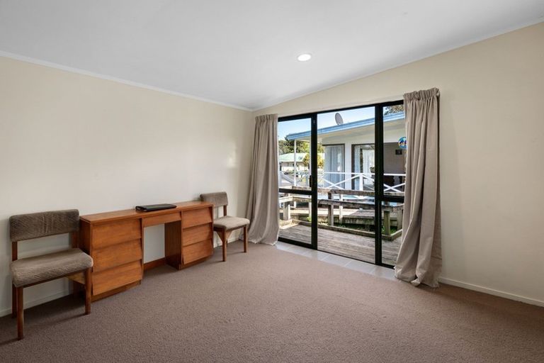 Photo of property in 4 Pohutukawa Drive, Athenree, Katikati, 3177