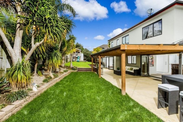 Photo of property in 6 Cutter Place, Greenhithe, Auckland, 0632