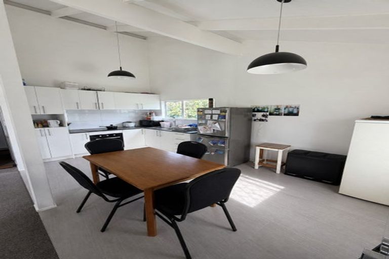 Photo of property in 32 Vimy Place, Mangere, Auckland, 2022
