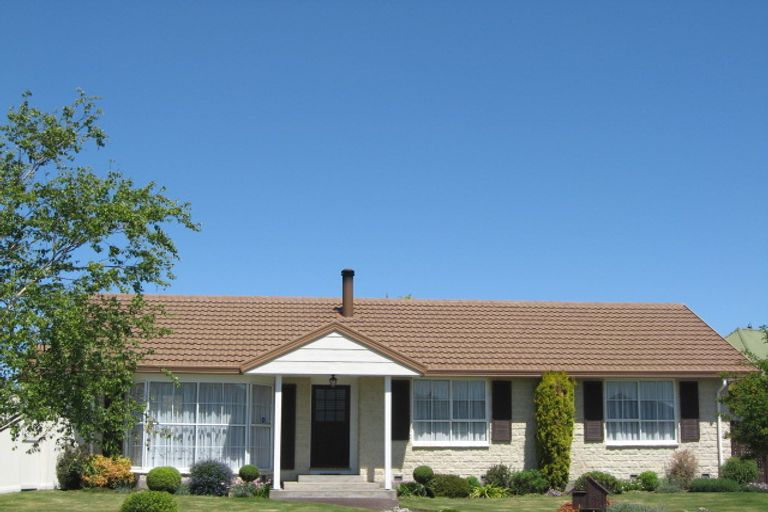 Photo of property in 83 Dunbarton Street, Redwood, Christchurch, 8051