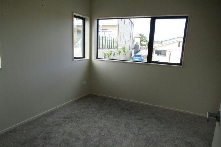 Photo of property in 2 Nikau Street, New Lynn, Auckland, 0600