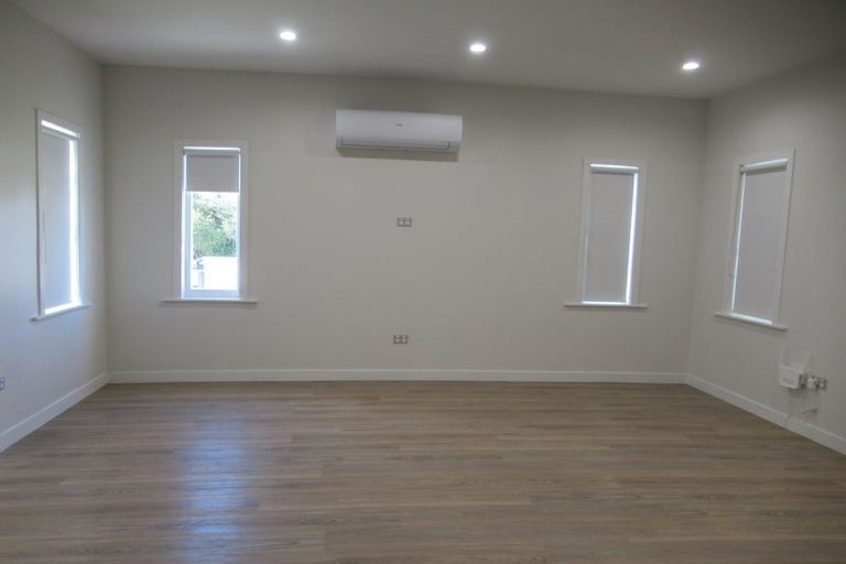 Photo of property in 2 Nikau Street, New Lynn, Auckland, 0600