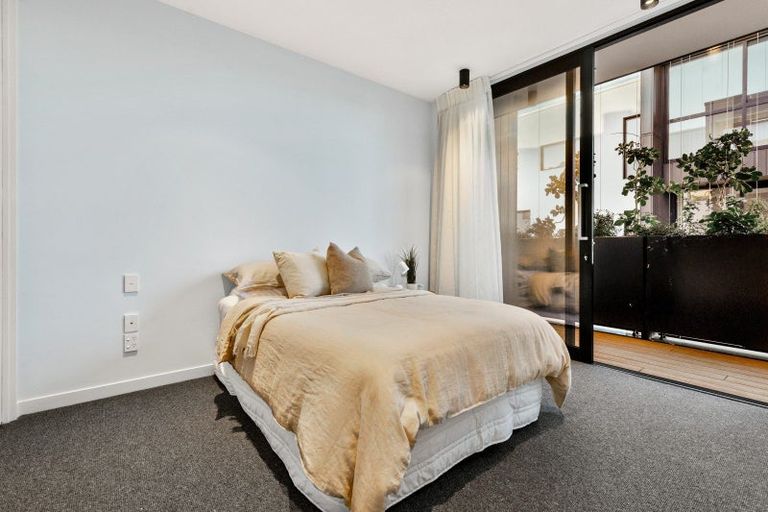 Photo of property in 12/423 Beach Road, Mairangi Bay, Auckland, 0630