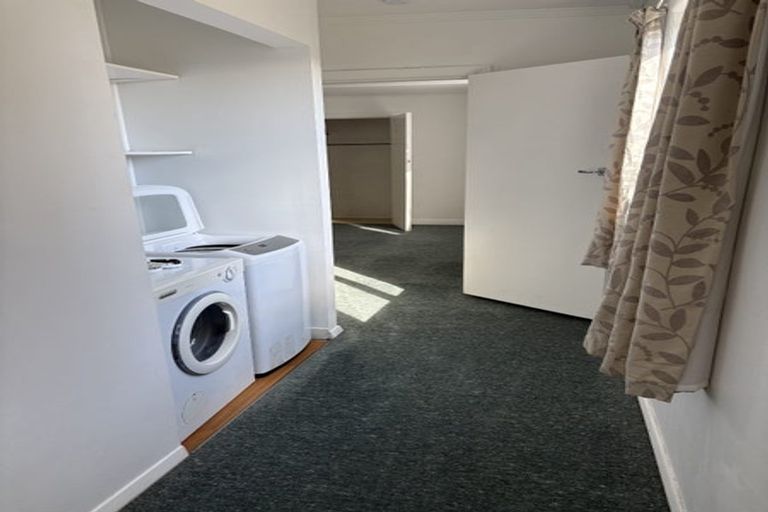 Photo of property in 41 Saint Ronans Avenue, Waterloo, Lower Hutt, 5011