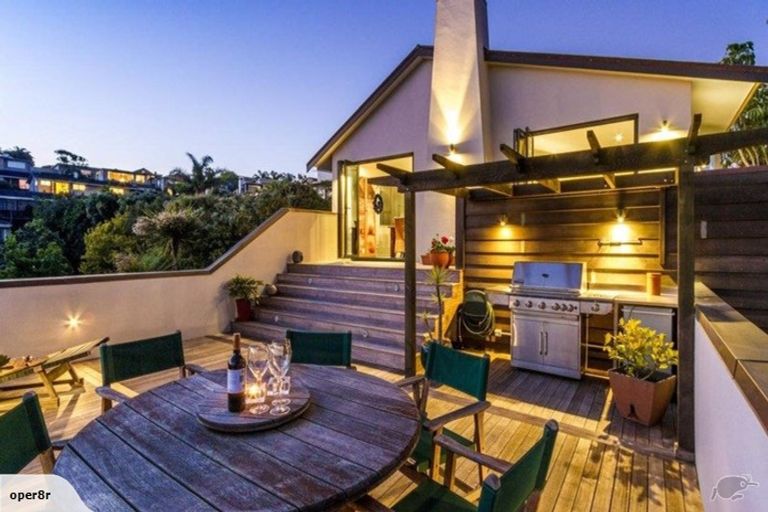 Photo of property in 1/46 Masterton Road, Rothesay Bay, Auckland, 0630