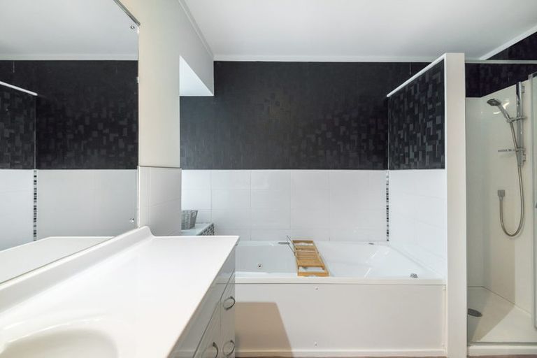 Photo of property in 56 Fitzwilliam Drive, Torbay, Auckland, 0630