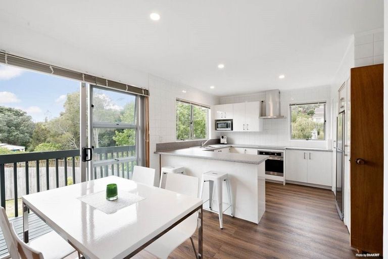 Photo of property in 2/28 Scarlock Avenue, Browns Bay, Auckland, 0630