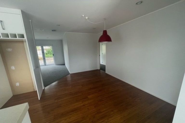 Photo of property in 2/11 Parramatta Place, Botany Downs, Auckland, 2010