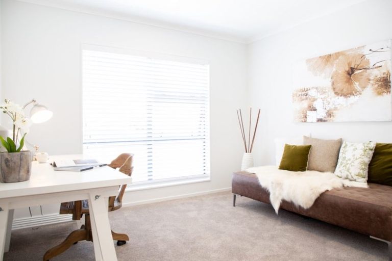 Photo of property in 8 Pepene Avenue, Takanini, 2112