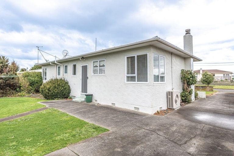 Photo of property in 16 Laird Street, Castlecliff, Whanganui, 4501