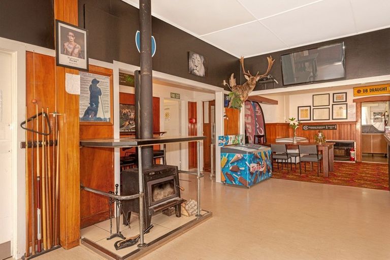 Photo of property in 2 School Road, Tiniroto, Manutuke, 4078