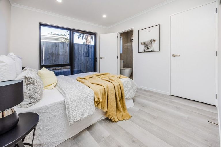 Photo of property in 38b Seymour Road, Sunnyvale, Auckland, 0612