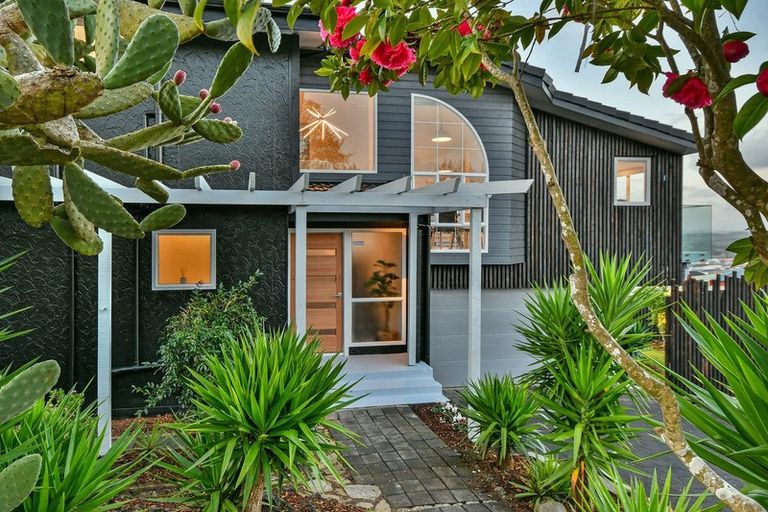 Photo of property in 1 Tremen Place, Pukekohe, 2120