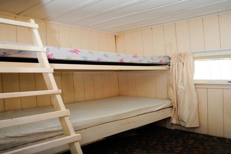 Photo of property in 4 Marine Drive, Diamond Harbour, 8972