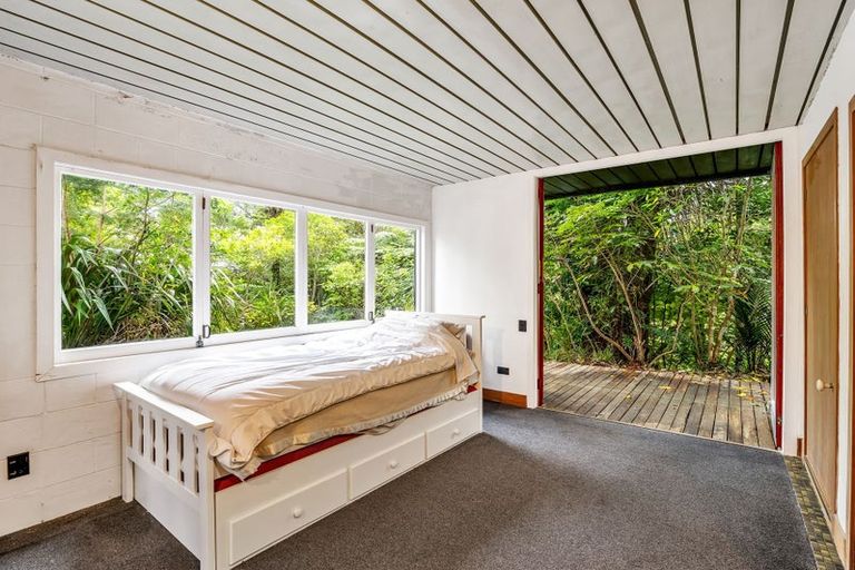 Photo of property in 1/51 Quinns Road, Waiatarua, Auckland, 0612
